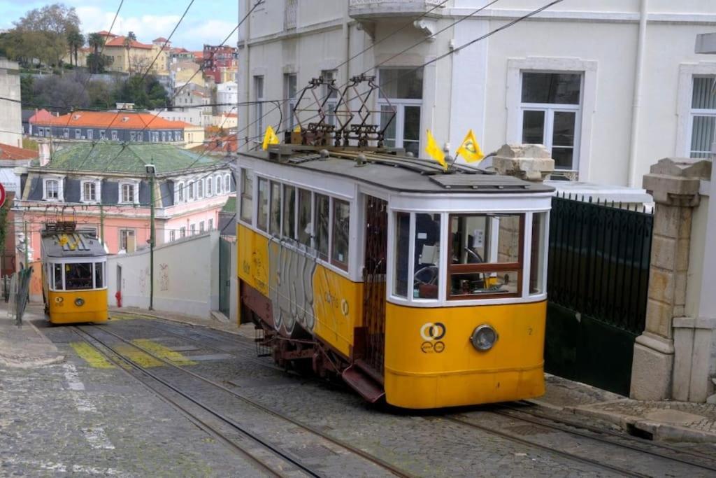 ליסבון C2 Bairro Alto 18Th Century Beautiful Apartment מראה חיצוני תמונה