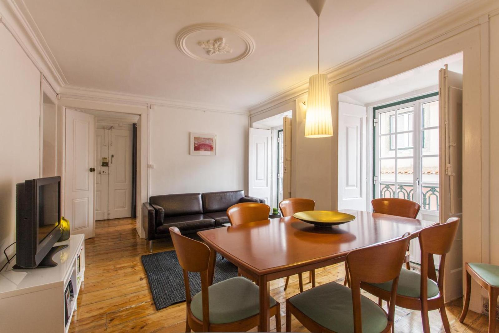 ליסבון C2 Bairro Alto 18Th Century Beautiful Apartment מראה חיצוני תמונה