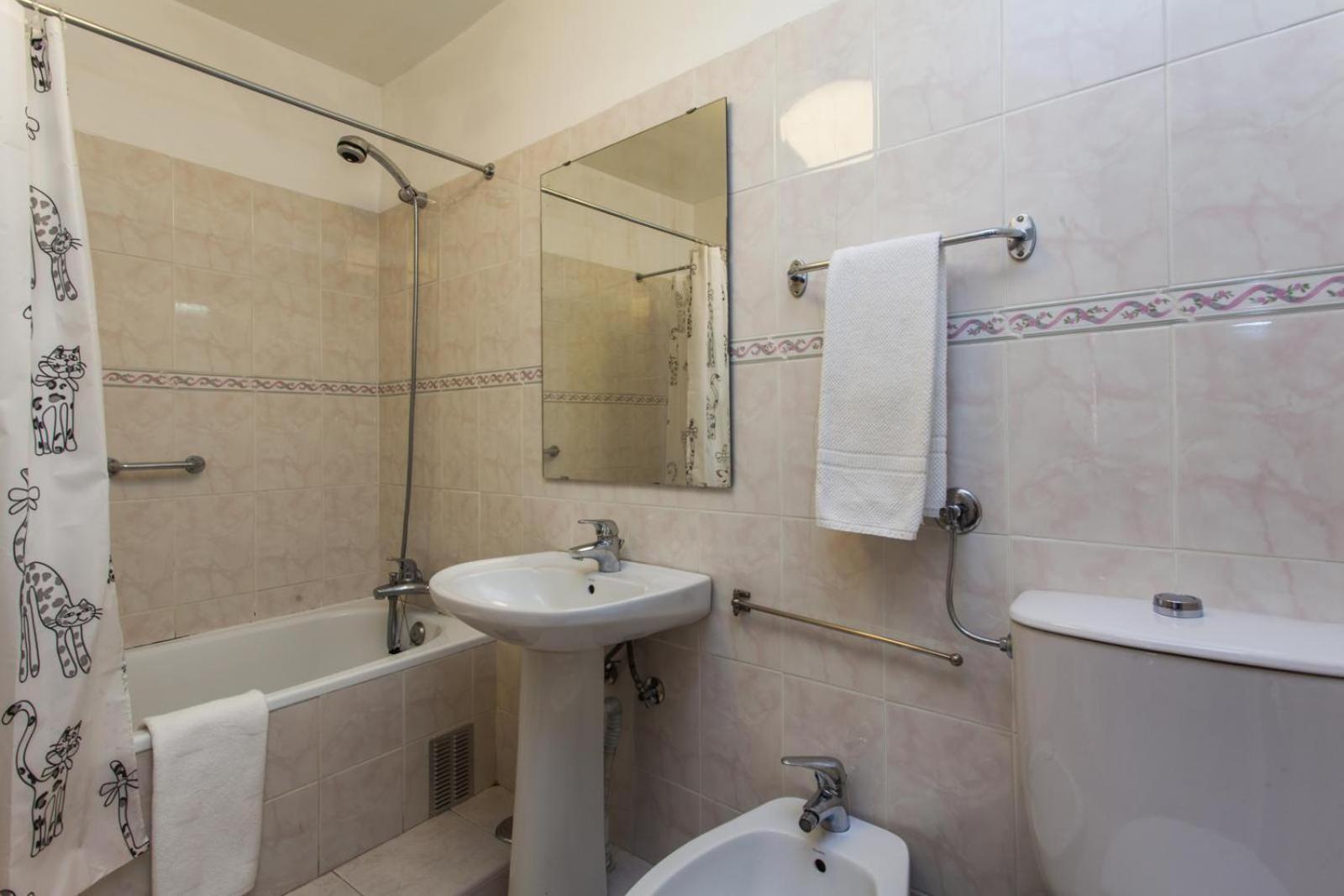 ליסבון C2 Bairro Alto 18Th Century Beautiful Apartment מראה חיצוני תמונה