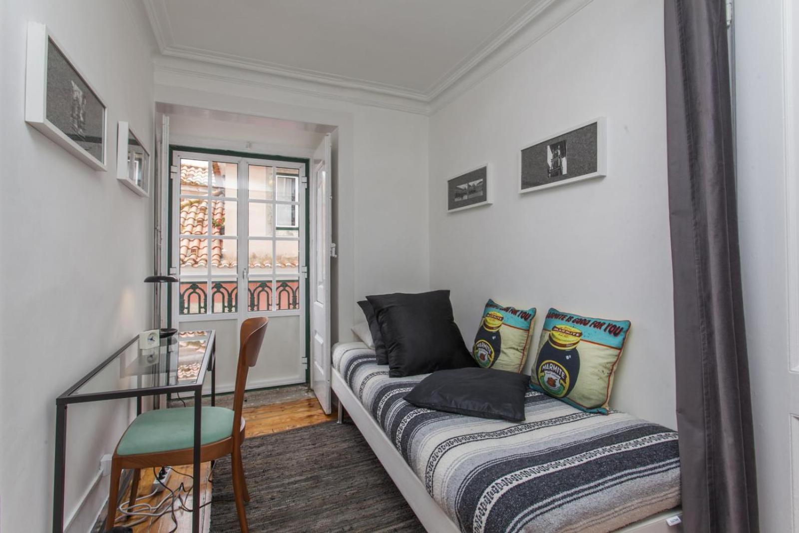 ליסבון C2 Bairro Alto 18Th Century Beautiful Apartment מראה חיצוני תמונה